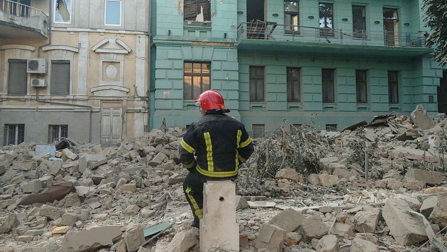 Vista de los daños ocasionados tras un bombardeo ruso en Odesa.