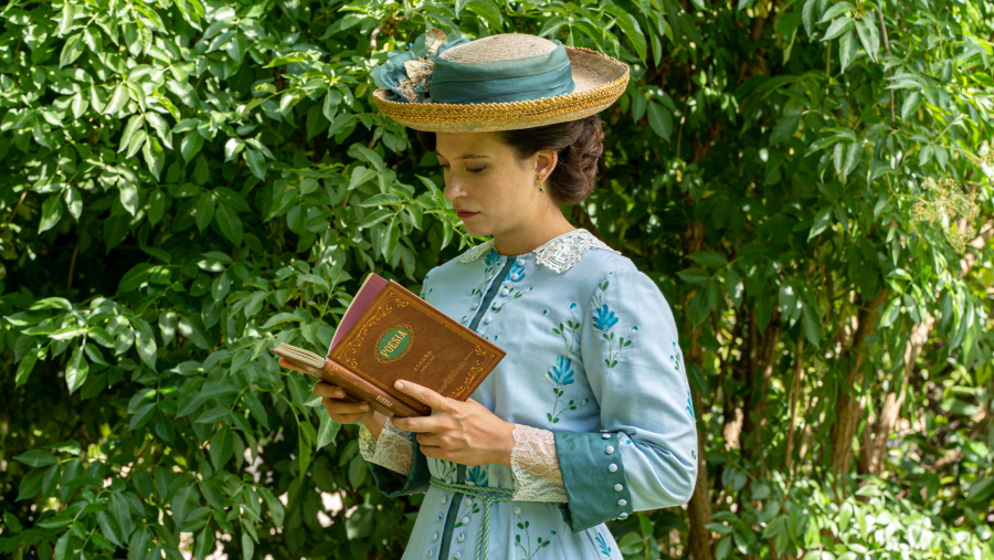 Martina, entre Curro y Don Antonio de Carvajal y Cifuentes