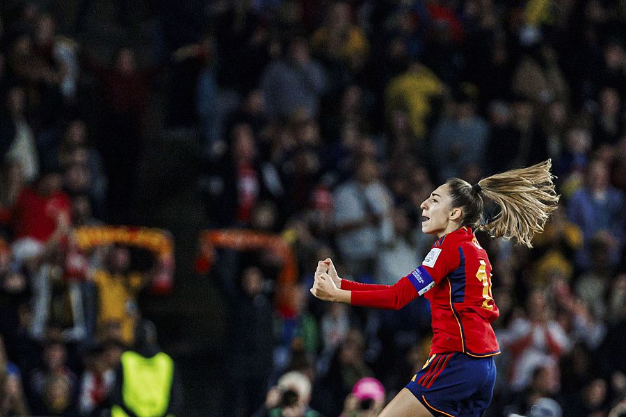 Olga Carmona estalla de emoción tras marcar el gol de la final