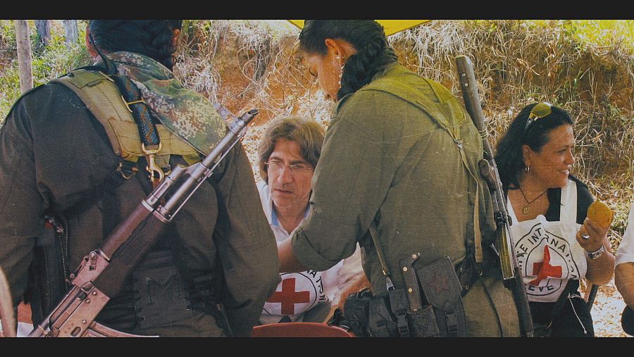 Jordi Raich con guerrilleros en Colombia