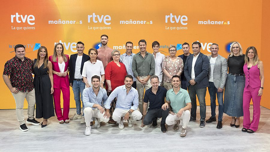 Equipo completo de 'Mañaneros' en la presentación del nuevo programa