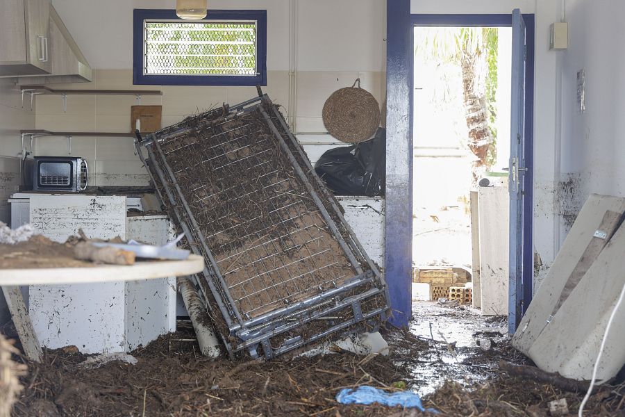 La DANA: calles anegadas, personas atrapadas en sus coches y casas y carreteras cortadas