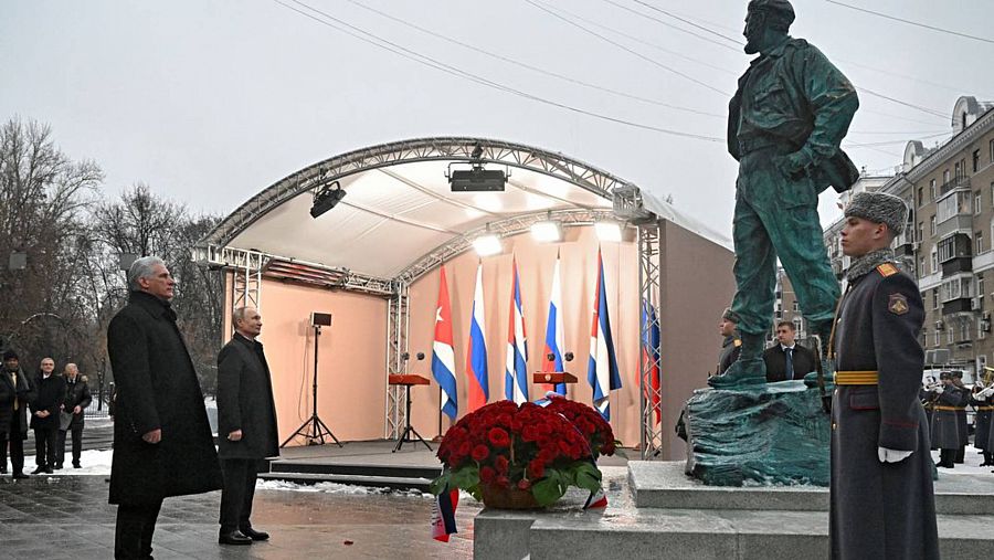 Imagen de archivo: los presidente de Rusia,Vladímir Putin, y Cuba, Miguel Díaz Canel, inauguran una estatua de Fidel Castro en Moscú el 22 de noviembre de 2022. Fuente: Sputnik/Sergey Guneev/Kremlin / vía Reuters. 