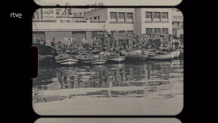 Imatge d'arxiu d'un grup de barques al barri del Serrallo, a Tarragona