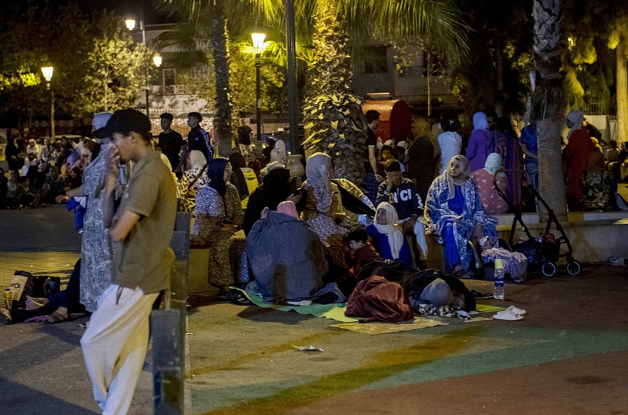 Terremoto en Marruecos: cientos de personas en la calle buscan sentirse seguras tras el seísmo