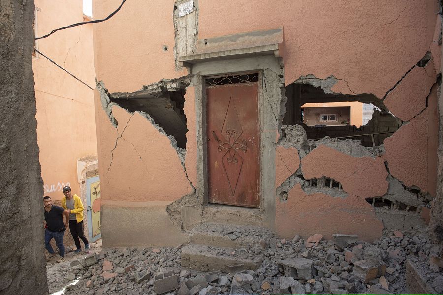 El seísmo, de magnitud 6,8, ha dañado edificios en las ciudades y aldeas en las montañas del Atlas. 