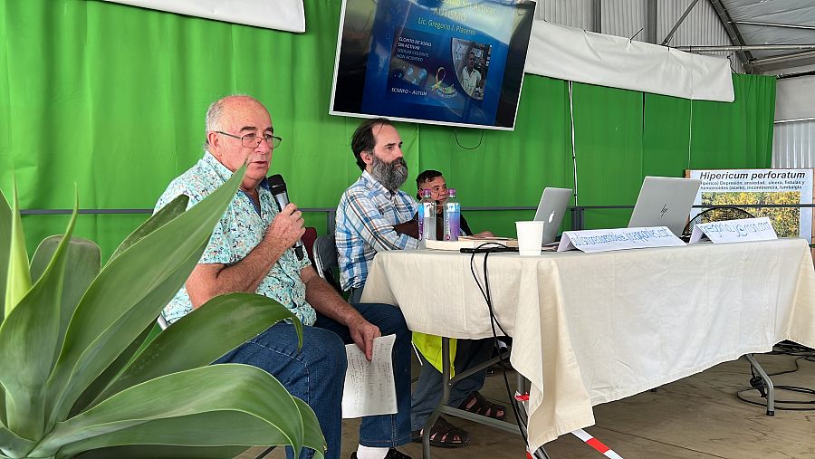 El pagès i activista Josep Pàmies presenta la conferència | ACN