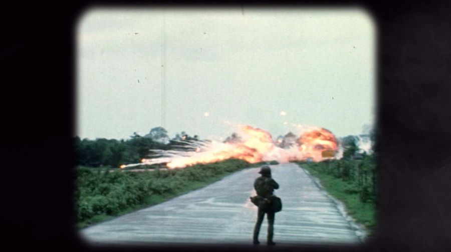 Explosión de bombas de napalm en Vietnam