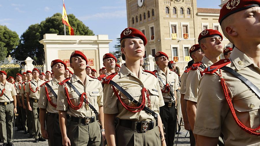 Leonor desfila en la ceremonia de sables
