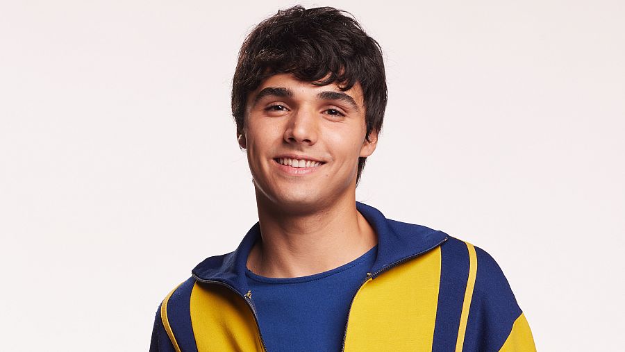 Enzo Oliver interpreta a Álex