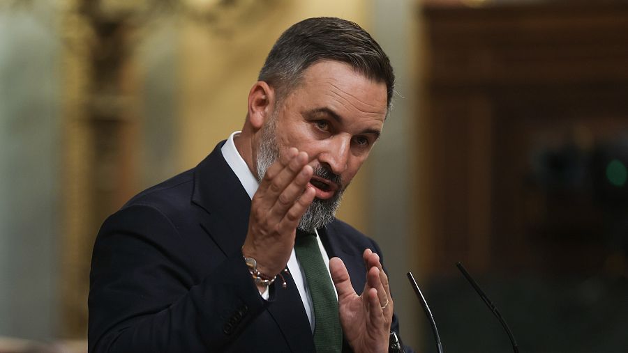 El líder de Vox, Santiago Abascal, interviene en la primera sesión del debate de investidura del candidato popular Alberto Núñez Feijóo