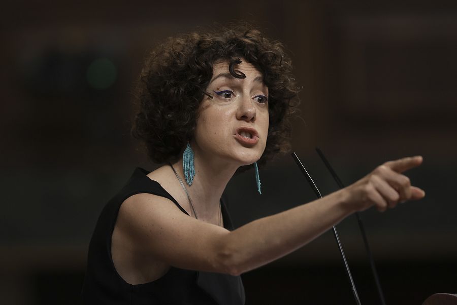 La diputada de Sumar Aina Vidal interviene en la primera sesión del debate de investidura del candidato popular Alberto Núñez Feijóo a la Presidencia del Gobierno