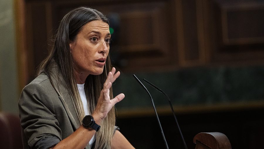 La diputada de Junts, Miriam Nogueras, durante la primera sesión del debate de investidura del líder del PP