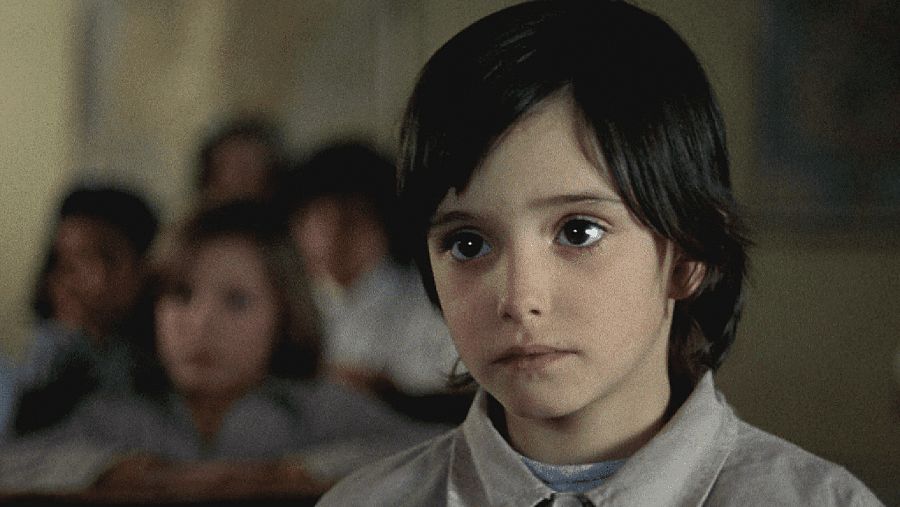 'El espíritu de la colmena': de las costuras de Frankenstein a la mirada de Ana Torrent