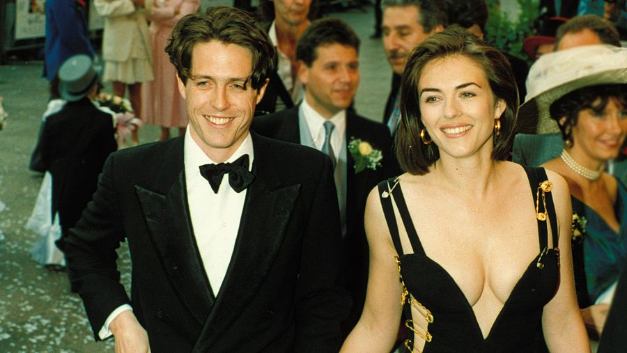 Hugh Grant y Elizabeth Hurley