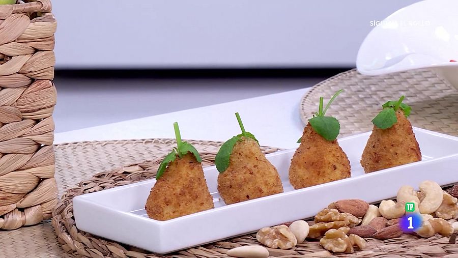 Receta de postre: peras de patatas con almendras del chef Sergio Fernández