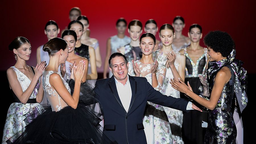 35 años de moda y pasión: Hannibal Laguna pone el broche a su glamuroso aniversario