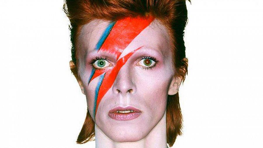 El cantante David Bowie con