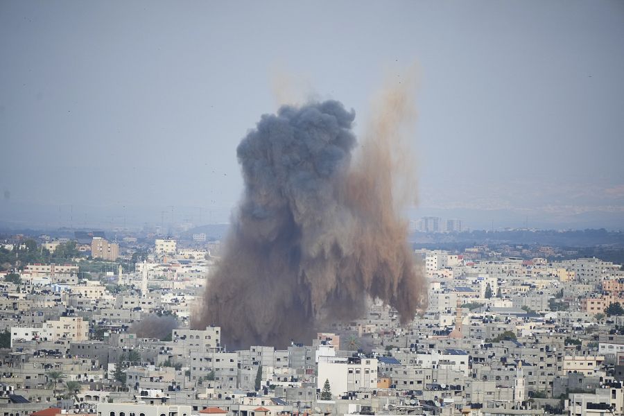 Explosión tras un bombardeo israelí en la Franja de Gaza
