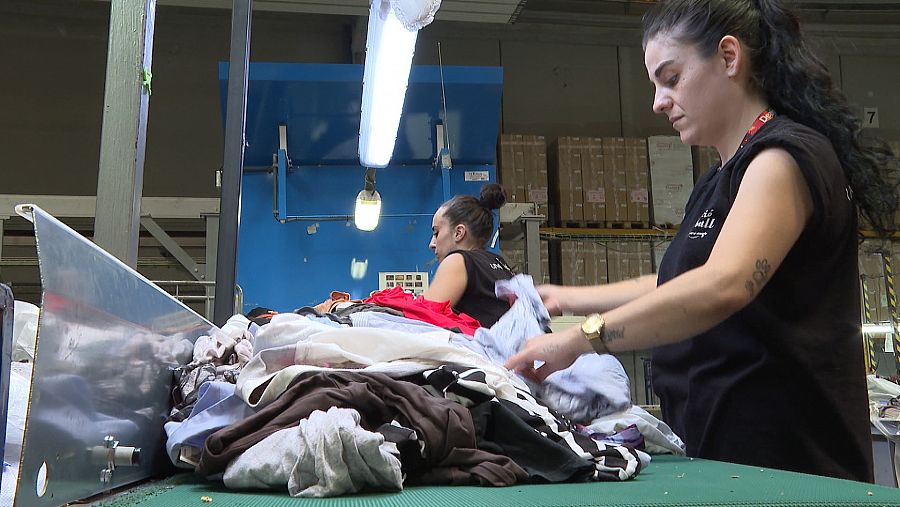 Planta de reciclaje de Moda Re en Sant Esteve Sesrovires (Barcelona)