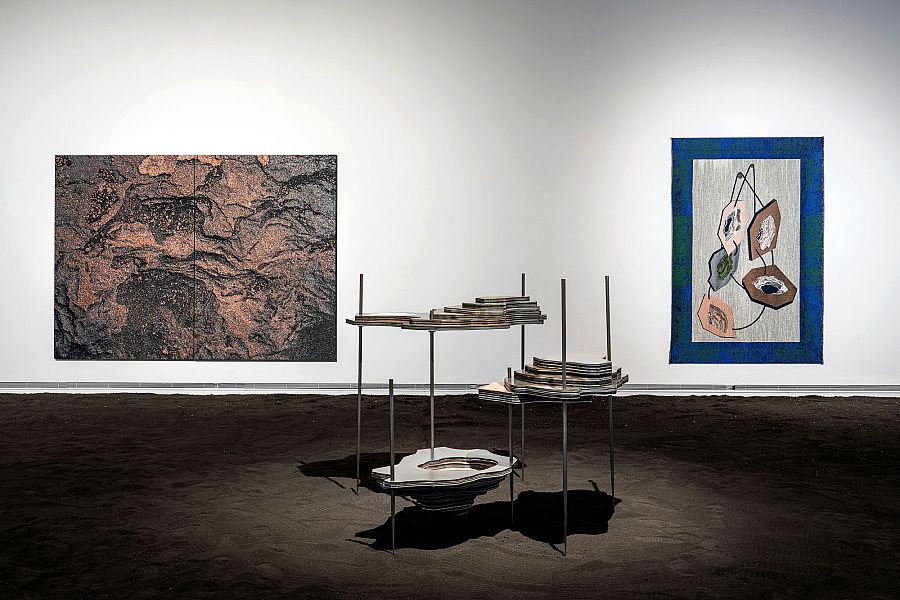 Acero para oxidar - Fusión, 2016. Maniobras sólidas. 2015. Los restos. 2017. (Otobong Nkanga)