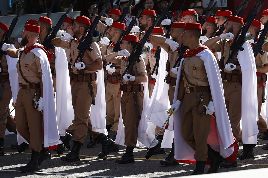 Los Grupos de Regulares de Melilla durante el desfile