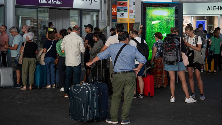 Miles de afectados por la interrupción de la línea de trenes entre Madrid y Comunidad Valenciana