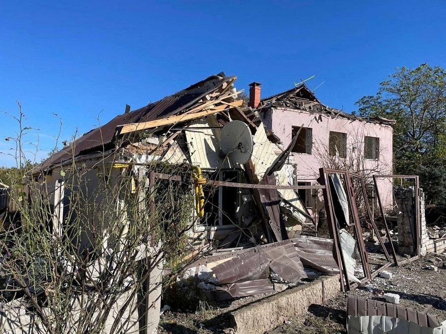 Una vista de la destrucción en la aldea de Obukhivka, región de Dnipropetrovsk, Ucrania. 18/19/23