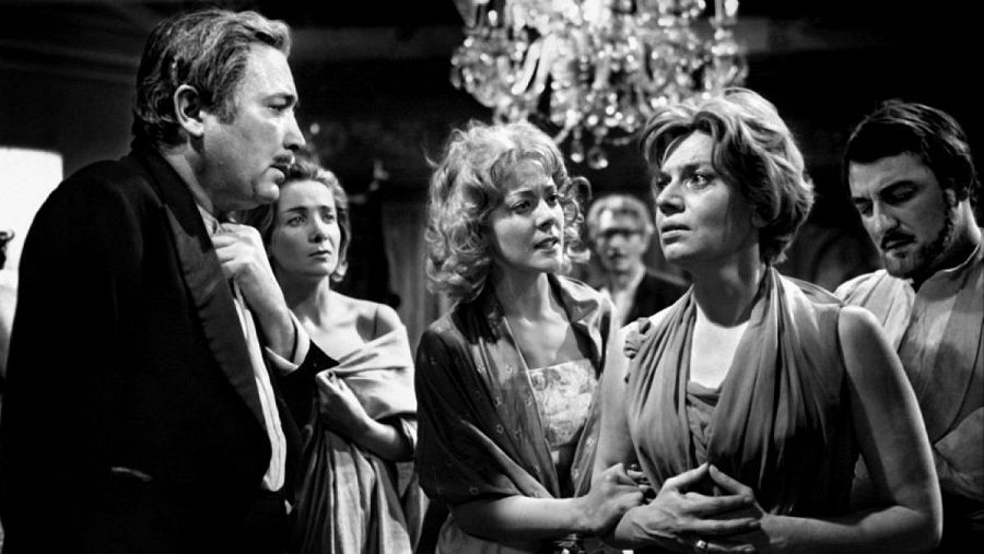 'El ángel exterminador', de Luis Buñuel: la película más surrealista e inquietante