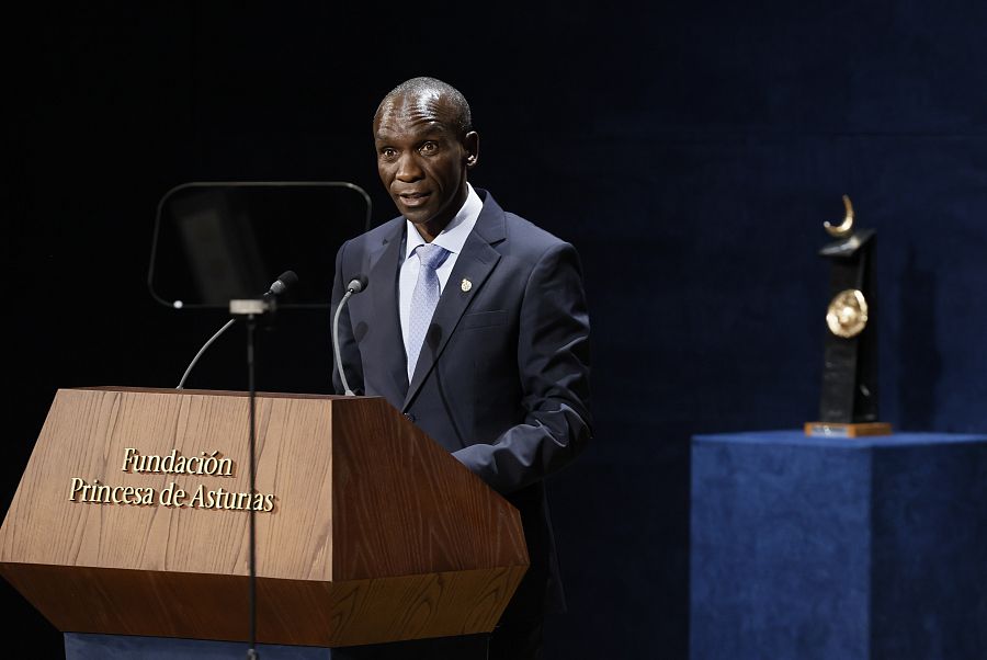 El atleta keniano Eliud Kipchoge, durante su discurso