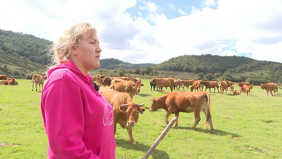 Con 21 años, Rosalía Fernández prefirió el pastoreo a una oficina bancaria