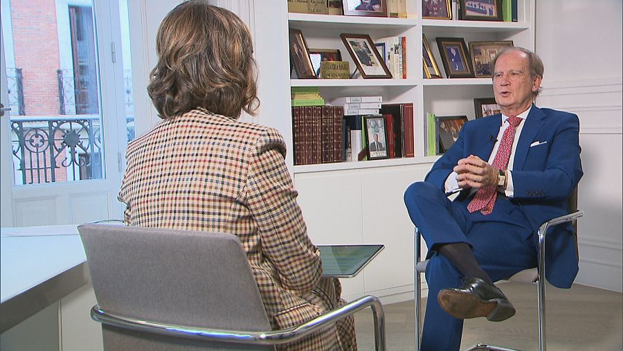 Luis María Cazorla en un momento de la entrevista con Diana Arias