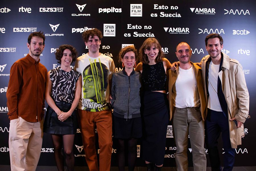 Aina Clotet, Marcel Borràs, Mar Coll y el equipo de 'Esto no es Suecia'