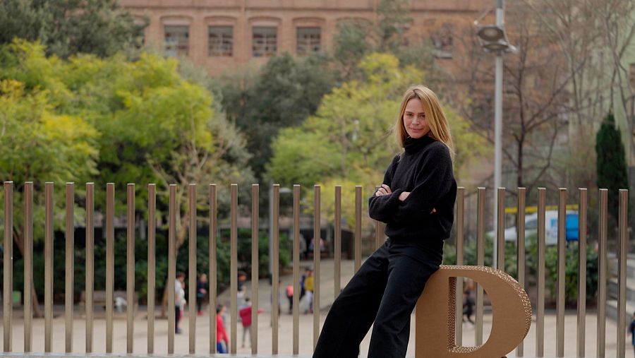 Verónica Blume amb la R de cartró a 'Planeta R'