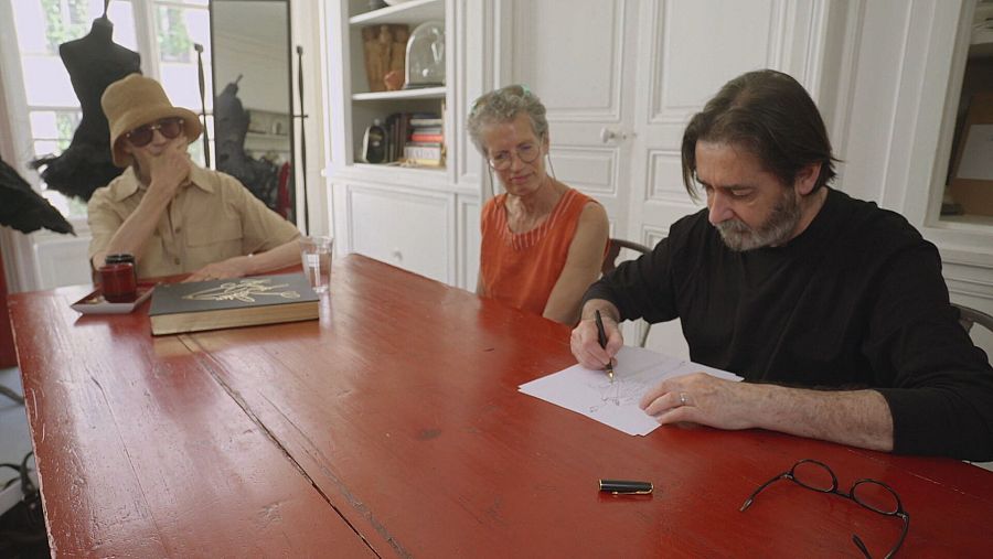 La modelo Claudie, con Viviane y el gran diseñador Franck Sorbier