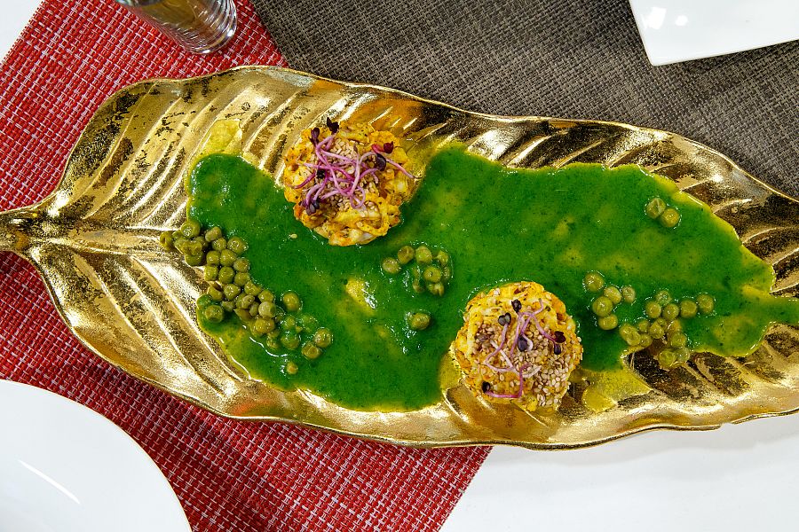 Tallarines de pollo en salsa verde