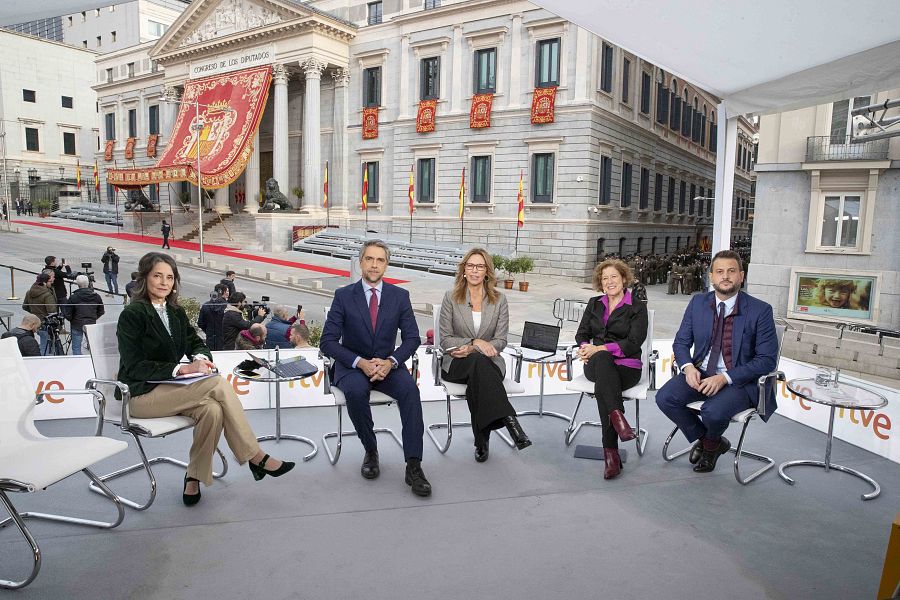 Carlos Franganillo y Alejandra Herranz en el especial sobre la Jura de la Constitución