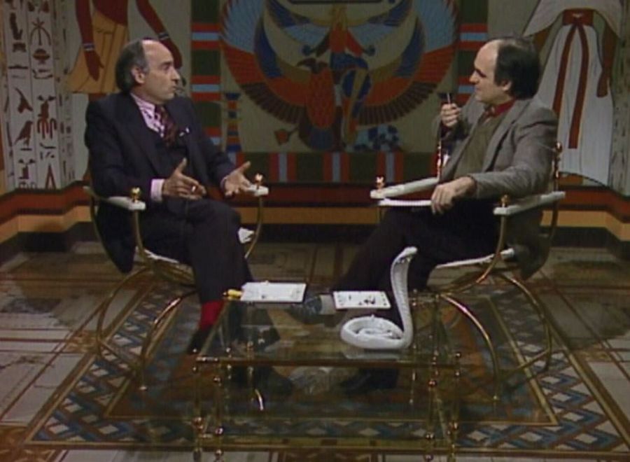 Iago Pericot entrevistat per Terencia Moix on conversa sobre els seus treballs teatrals i les seves anècdotes personals i professionals