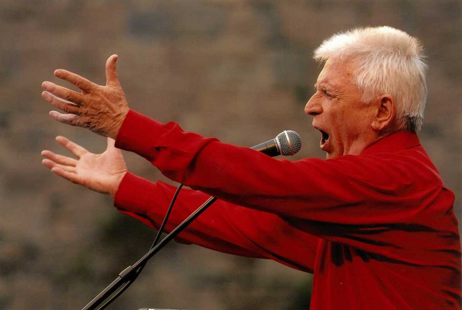 Raimon s'acomiada dels escenaris amb la cançó 'Al vent'