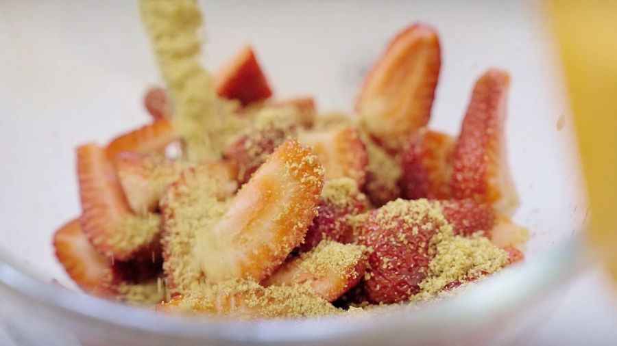 Unes postres fetes amb maduixes, suc de llimona i una mica de sucre a 'La Recepta Perduda'