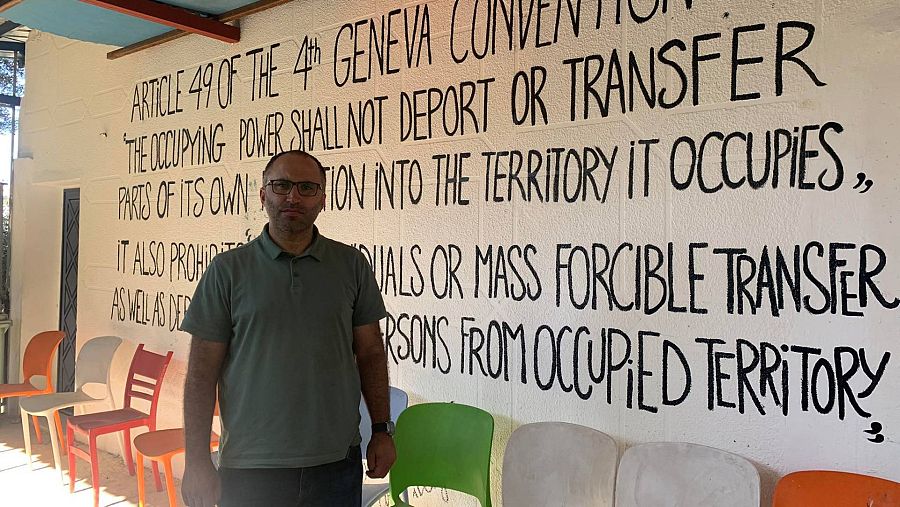 Issa Amro en su casa centro social en el barrio de Tel Rumeida Hebrón