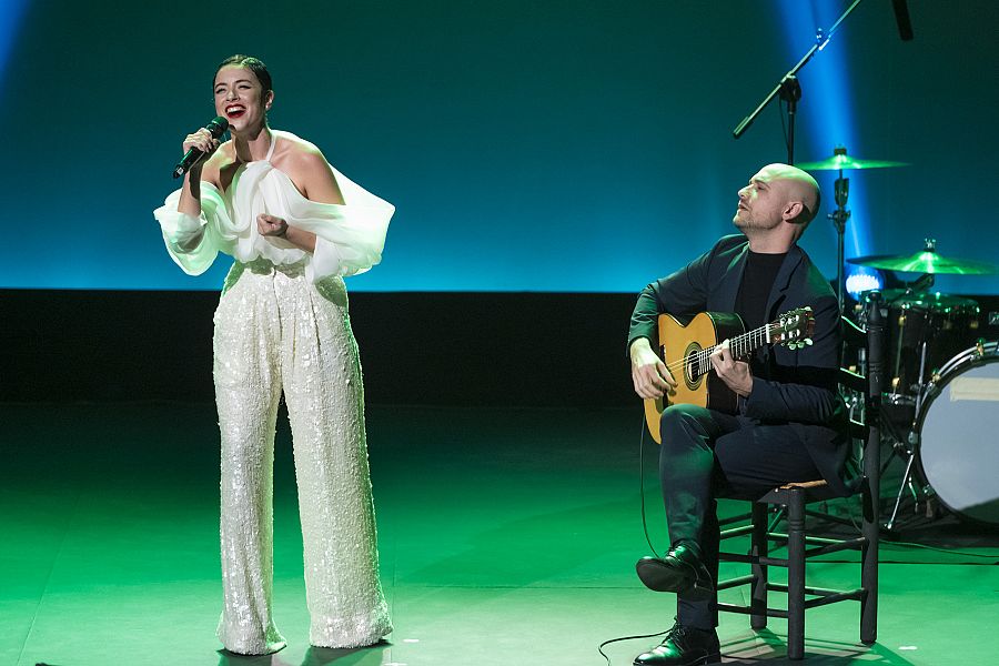 Actuación de Blanca Paloma en la presentación de los artistas del Benidorm Fest 2024