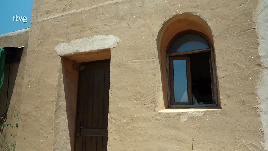 Construcción de una casa de paja