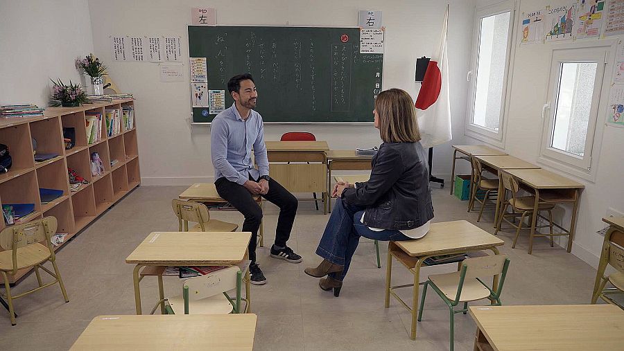 Ana Blanco visita un colegio japonés