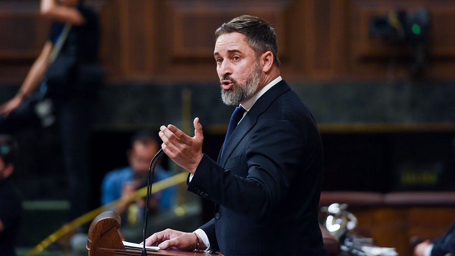 El líder de Vox, Santiago Abascal, interviene durante la primera sesión del debate de investidura de Pedro Sánchez
