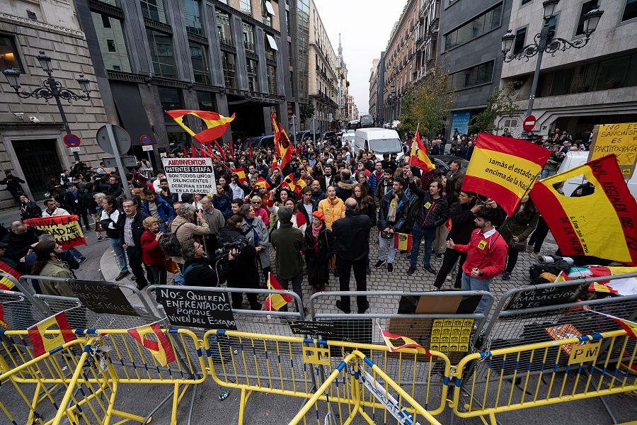 Debate de investidura de Pedro Sánchez: manifestación en la segunda jornada
