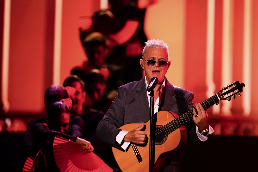 Alejandro Sanz, en su actuación en los Latin Grammy.