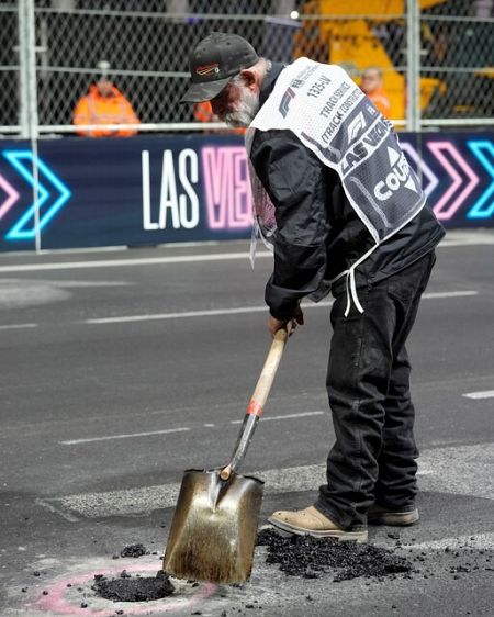 Una tapa de alcantarilla paraliza los libres de la F1