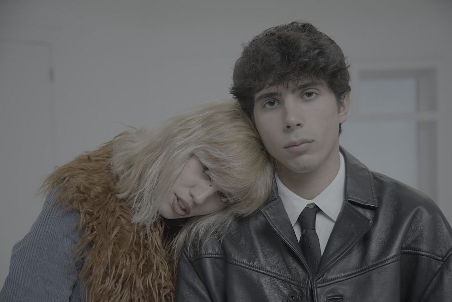 MarianG y Carlos Peguer son 'La Pija y La Quinqui'