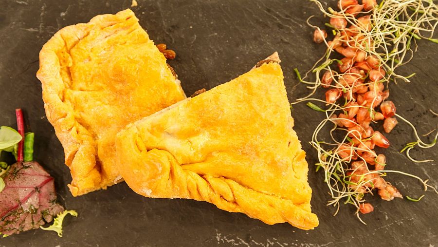 Receta de empanada de cerdo con espinacas y pasas del chef Sergio Fernández